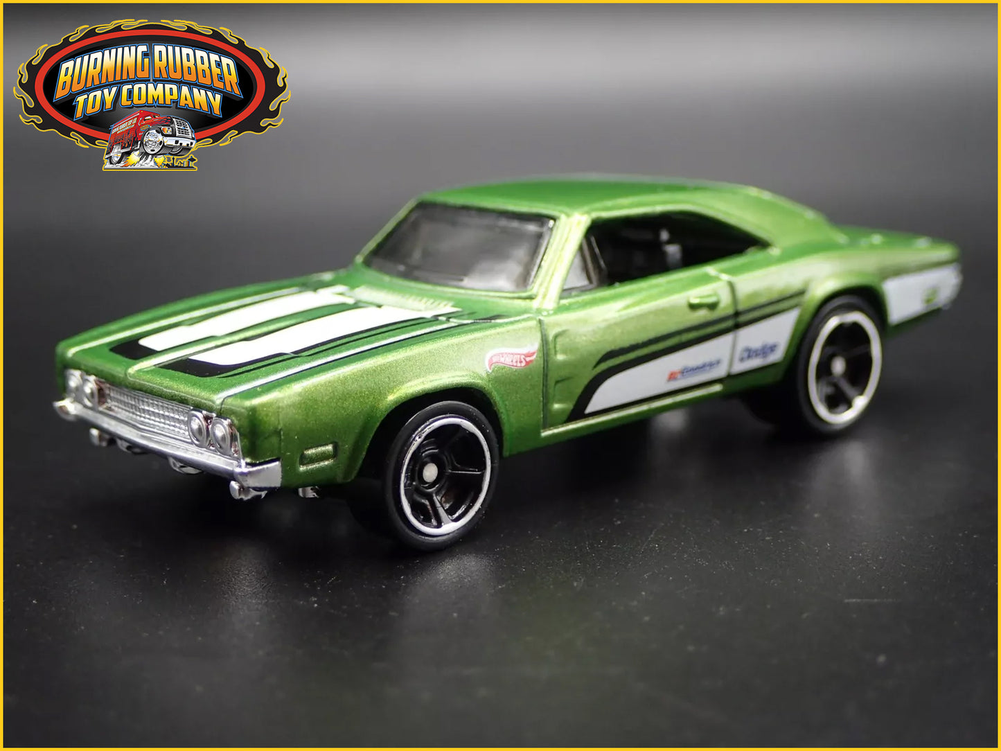 1969 69 DODGE CHARGER 500 GREEN 1:64 SCALE COLLECTIBLE DIORAMA DIECAST MODEL CAR