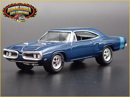 1970 70 DODGE CORONET SUPER BEE 1:64 SCALE COLLECTIBLE DIORAMA DIECAST MODEL CAR