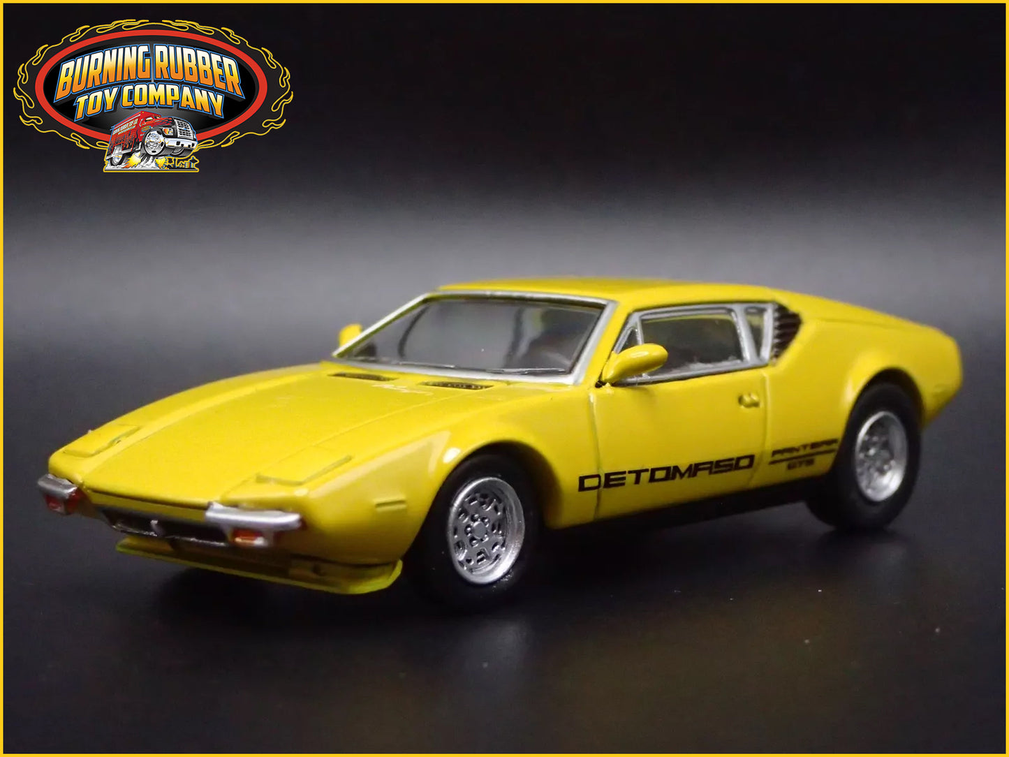 1972 72 DE TOMASO PANTERA RARE 1:64 SCALE COLLECTIBLE DIORAMA DIECAST MODEL CAR