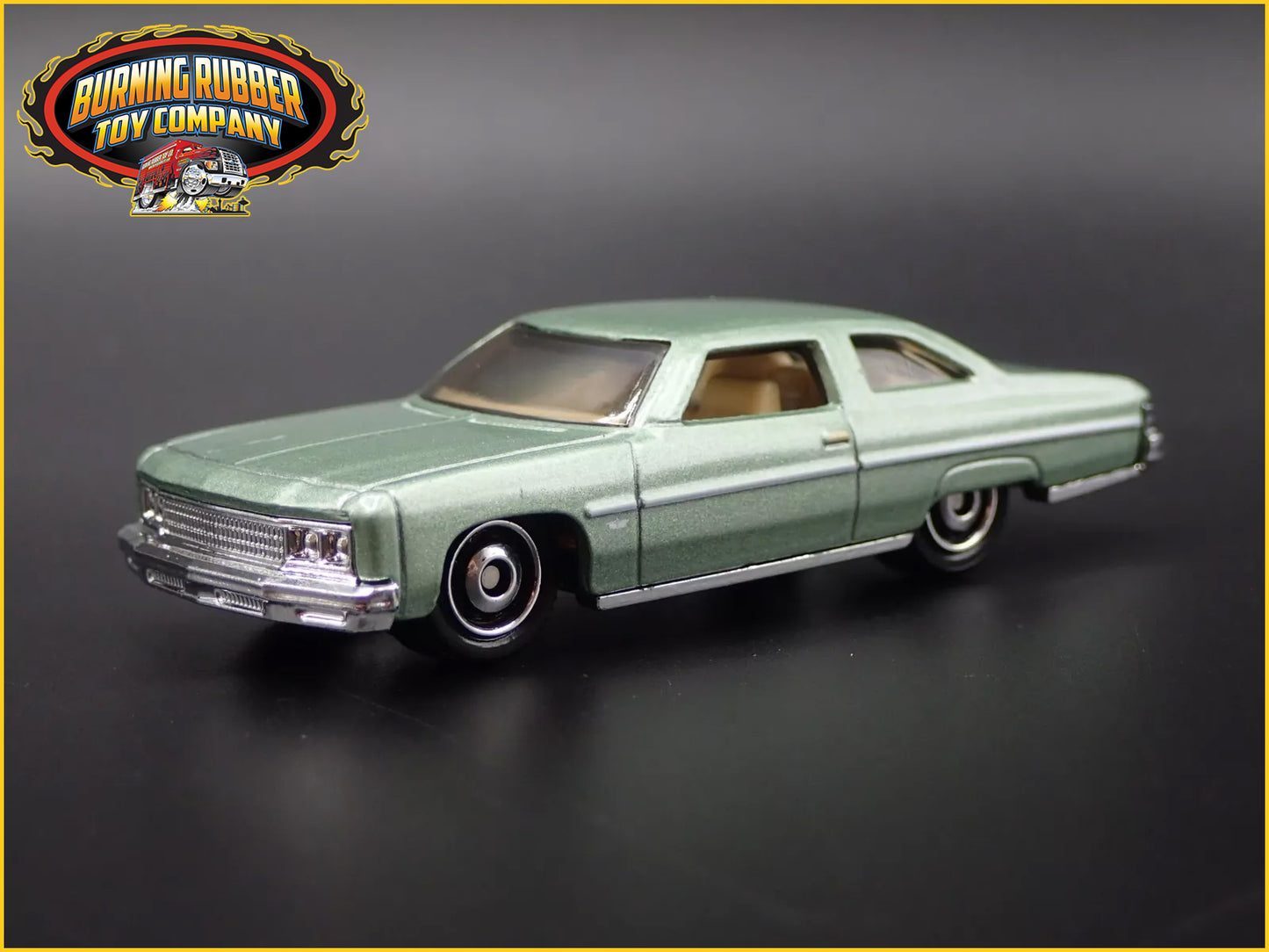 1975-1976 CHEVY CHEVROLET CAPRICE GREEN 1:64 SCALE DIORAMA DIECAST MODEL CAR