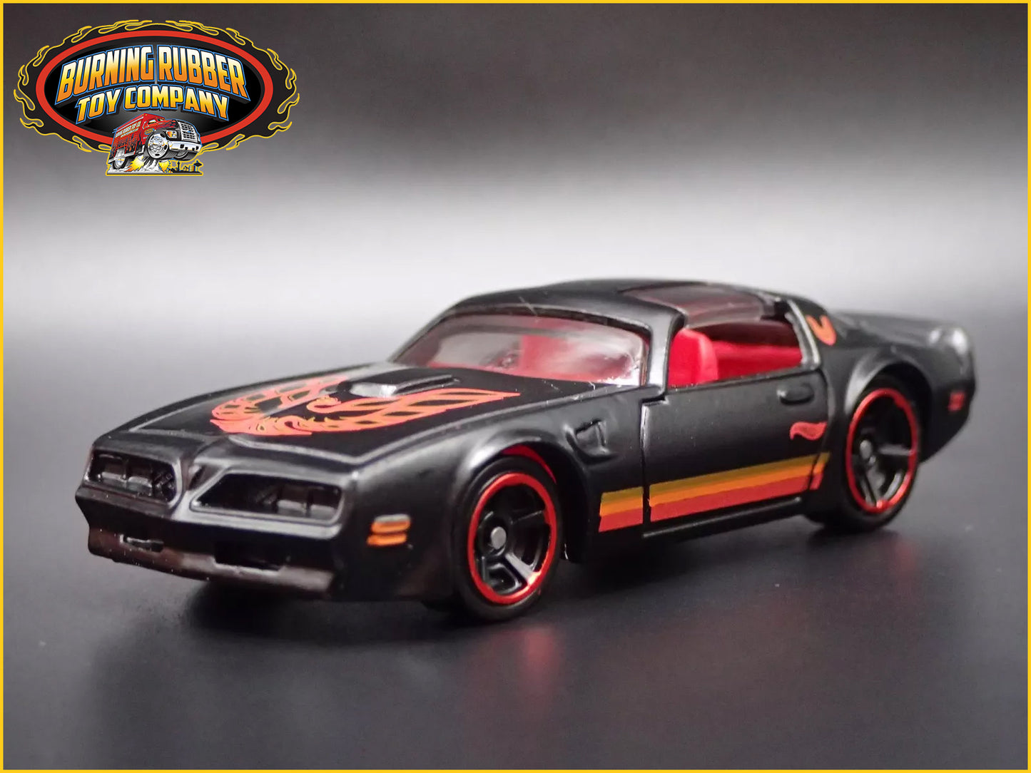 1977 77 PONTIAC FIREBIRD TA T/A 1:64 SCALE COLLECTIBLE DIORAMA DIECAST MODEL CAR
