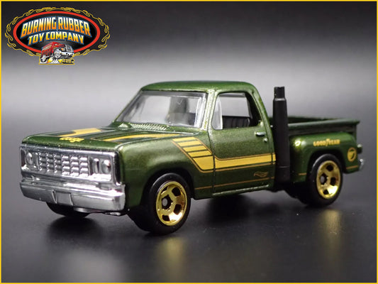 1978 78 DODGE WARLOCK PICKUP TRUCK GREEN 1/64 SCALE DIORAMA DIECAST MODEL CAR