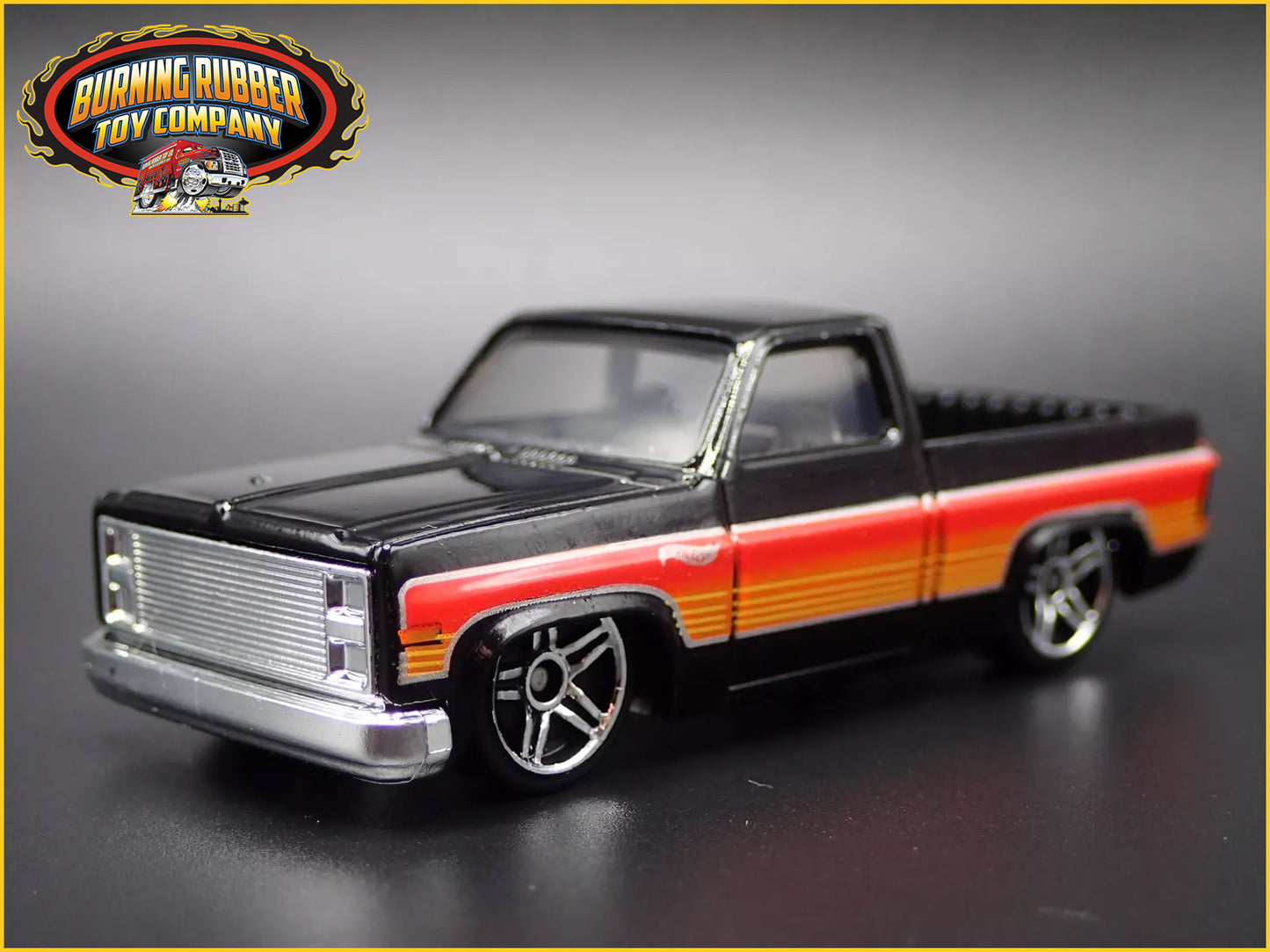 1983 83 CHEVY CHEVROLET SILVERADO SQUARE BODY TRUCK 1/64 SCALE DIECAST MODEL CAR