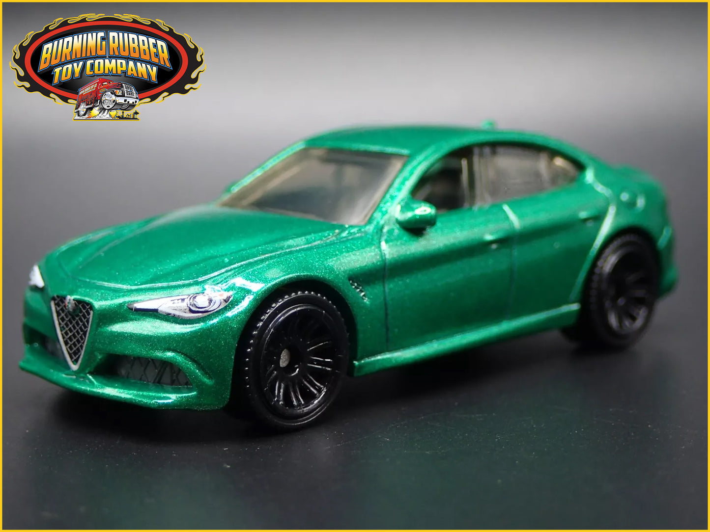 2016-2025 ALFA ROMEO GIULIA GREEN 1:64 SCALE COLLECTIBLE DIECAST MODEL CAR