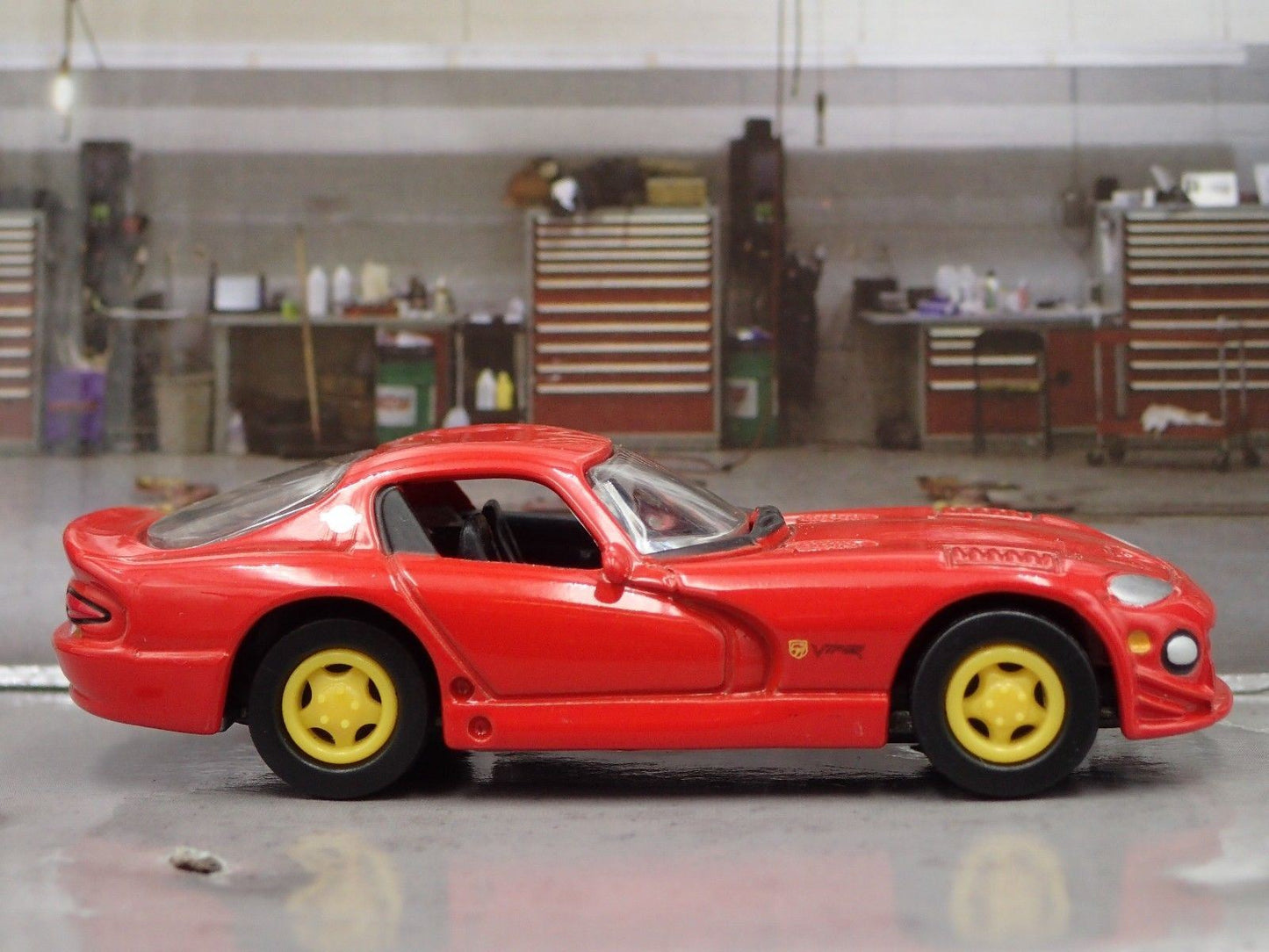 1996-2002 DODGE VIPER GTS RED 1:64 SCALE COLLECTIBLE DIORAMA DIECAST MODEL CAR
