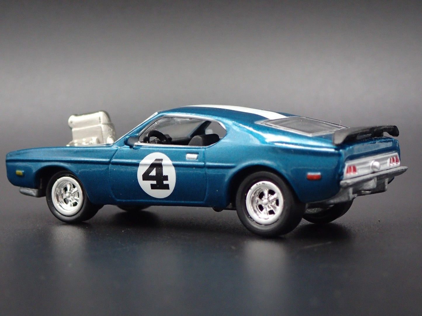 1973 FORD MUSTANG FASTBACK MACH I 1/64 SCALE LIMITED DIORAMA DIECAST MODEL CAR