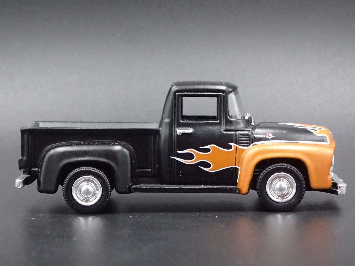 1956 56 FORD F100 PICKUP TRUCK 1:64 SCALE COLLECTIBLE DIORAMA DIECAST MODEL CAR
