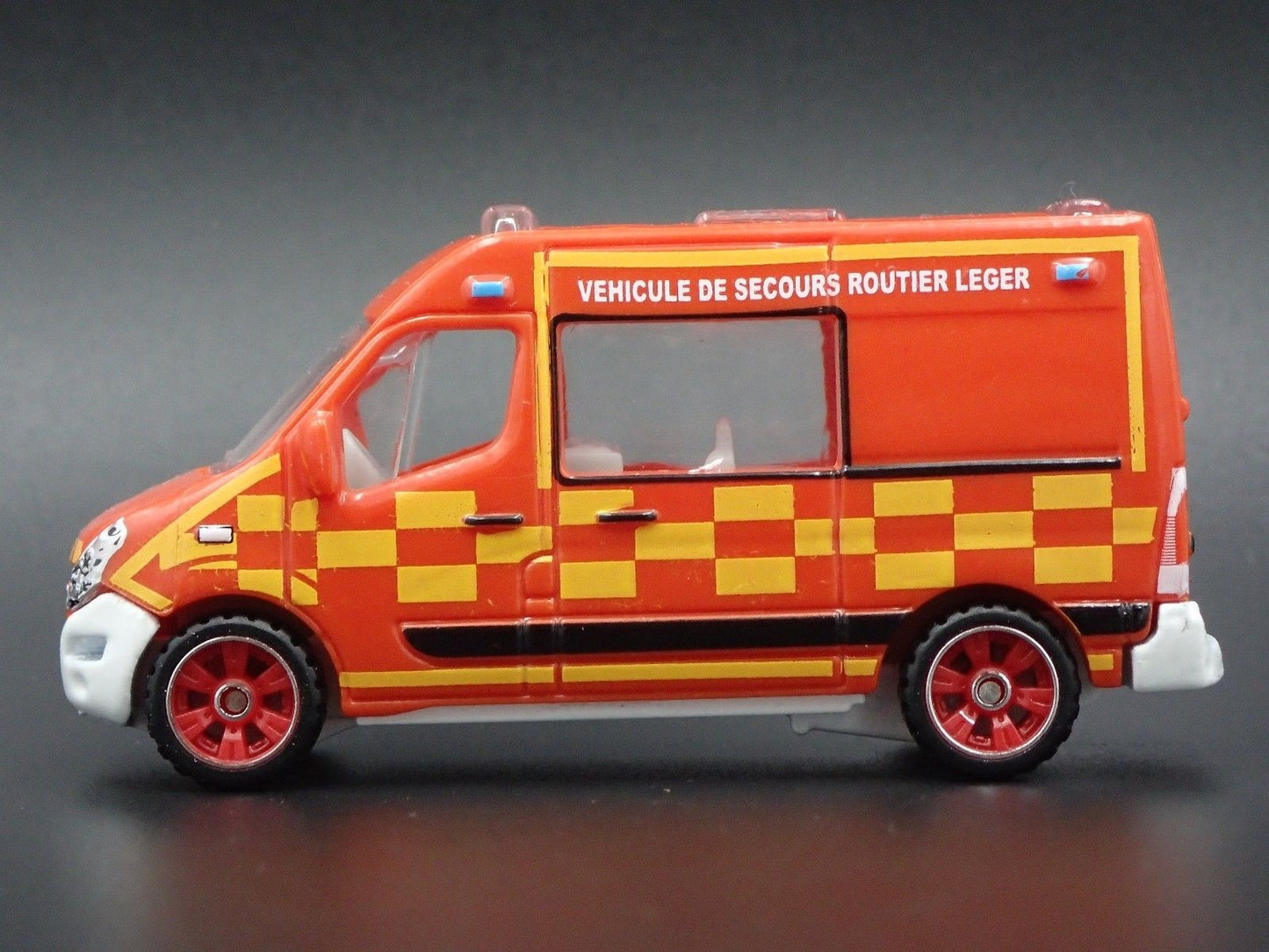 2018-2025 RENAULT MASTER AMBULANCE EMT SPRINTER 1:64 MB SCALE DIECAST MODEL CAR