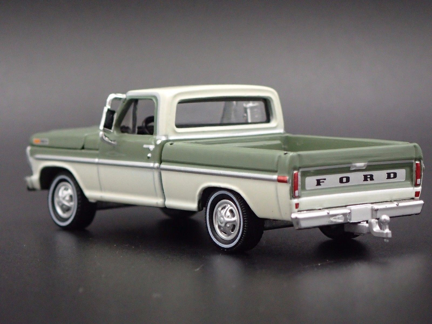 1970 70 FORD F100 SHORT BED PICK UP TRUCK W/ HITCH 1/64 SCALE DIECAST MODEL CAR
