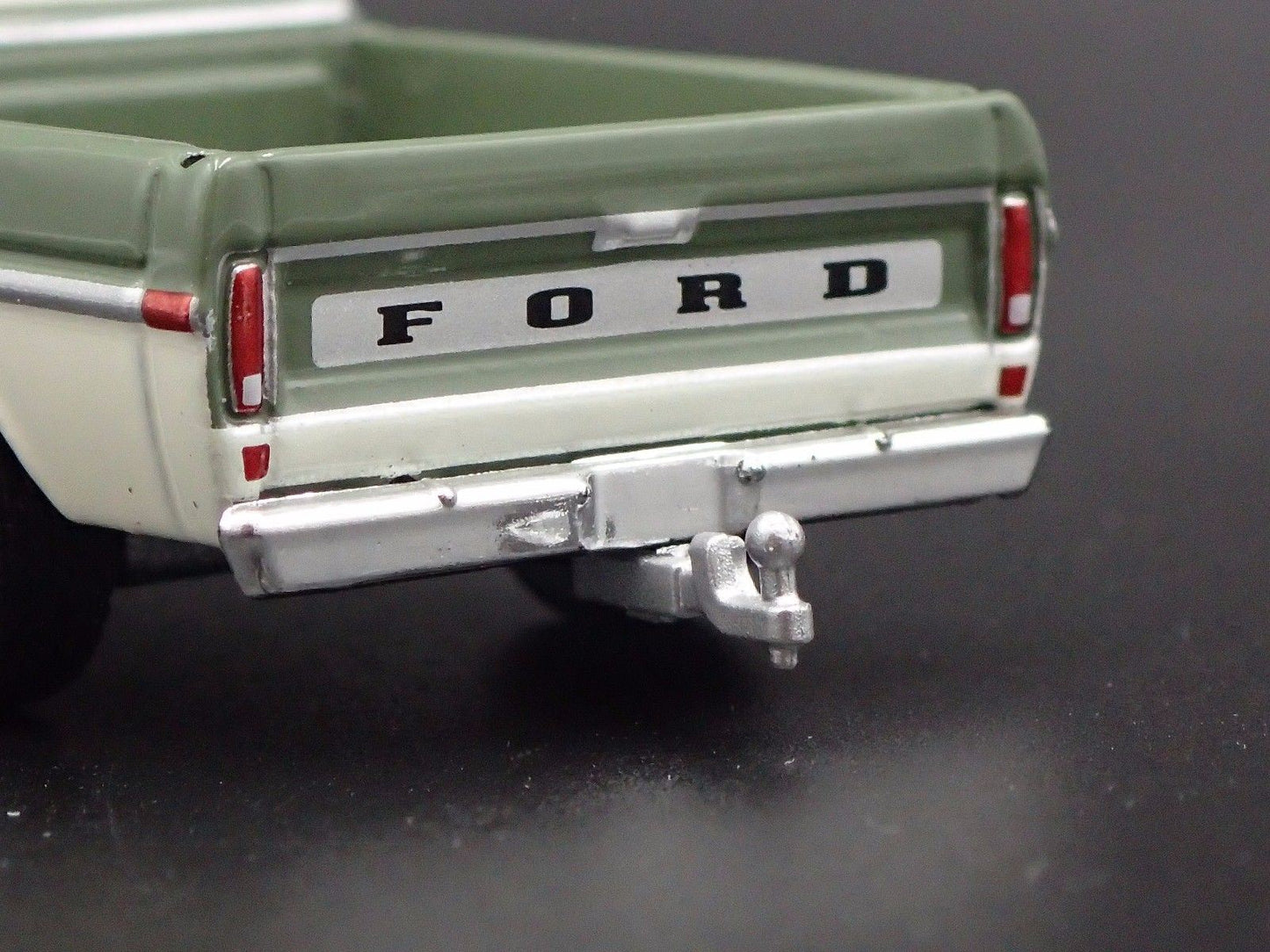1970 70 FORD F100 SHORT BED PICK UP TRUCK W/ HITCH 1/64 SCALE DIECAST MODEL CAR