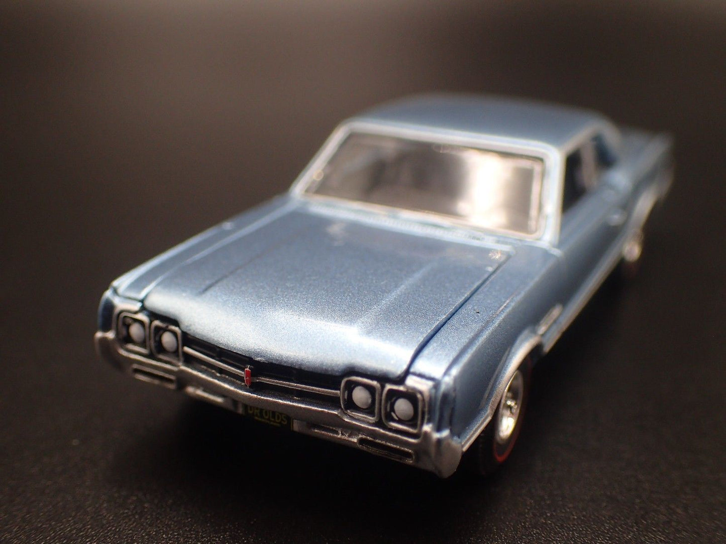 1966 66 OLDS OLDSMOBILE 442 BLUE 1/64 SCALE LIMITED DIORAMA DIECAST MODEL CAR