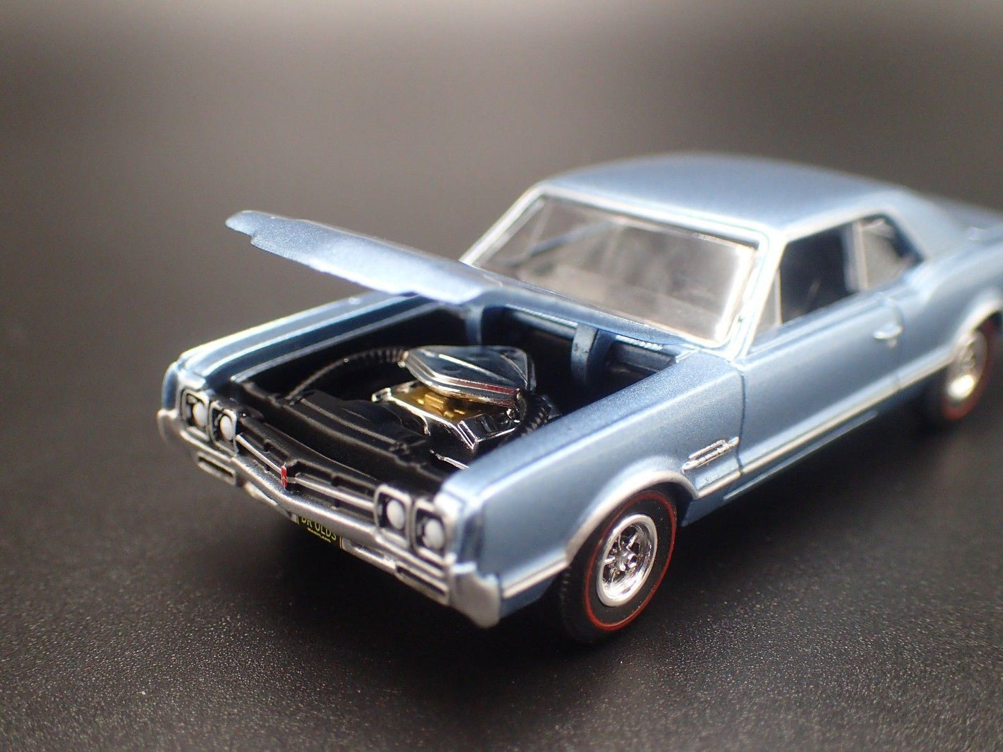 1966 66 OLDS OLDSMOBILE 442 BLUE 1/64 SCALE LIMITED DIORAMA DIECAST MODEL CAR