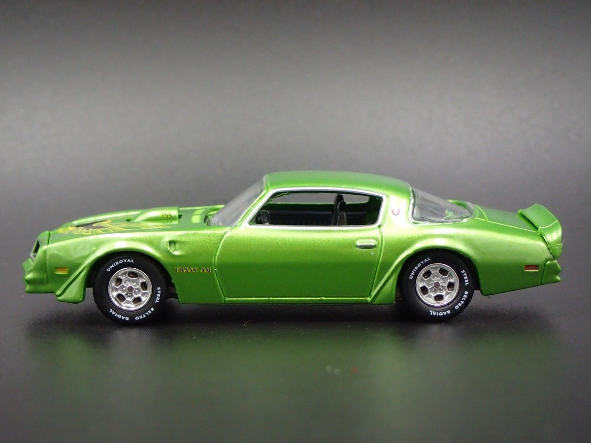 1976 76 PONTIAC FIREBIRD TRANS AM T/A GREEN 1:64 SCALE DIORAMA DIECAST MODEL CAR