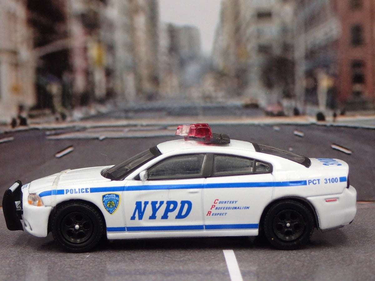 2012 12 DODGE CHARGER NYPD POLICE CAR RARE 1/64 SCALE DIORAMA DIECAST MODEL CAR-Burning Rubber Toy Company