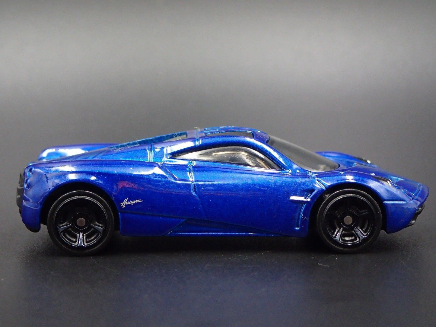 2011-2018 PAGANI HUAYRA SUPER CAR GRAN TURISMO BLUE 1/64 SCALE DIECAST MODEL CAR