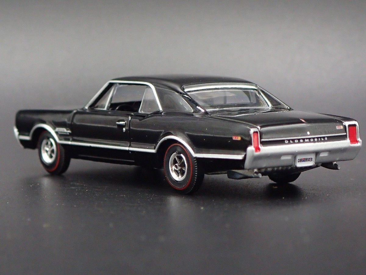 1966 66 OLDS OLDSMOBILE 442 1/64 SCALE COLLECTIBLE DIORAMA DIECAST MODEL CAR-Burning Rubber Toy Company