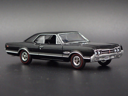 1966 66 OLDS OLDSMOBILE 442 1/64 SCALE COLLECTIBLE DIORAMA DIECAST MODEL CAR-Burning Rubber Toy Company