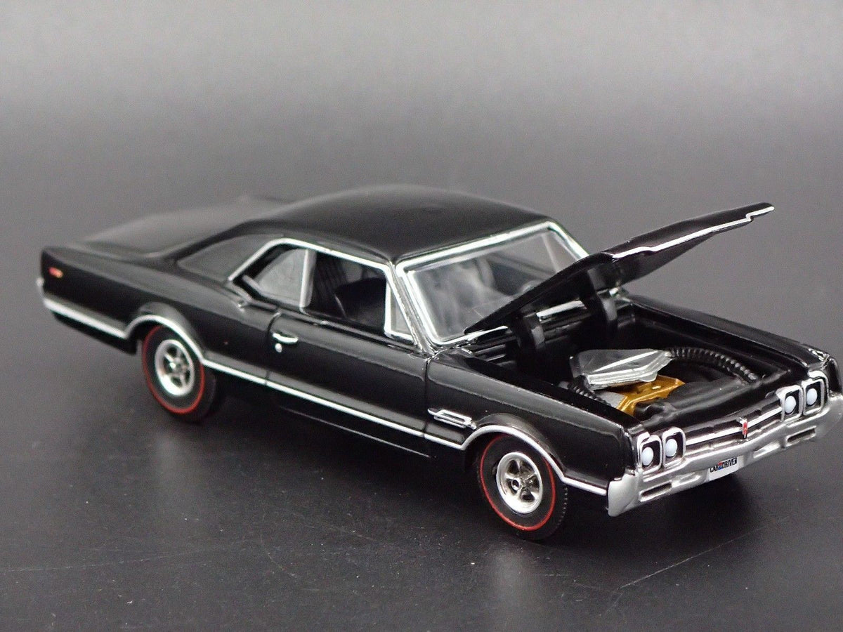 1966 66 OLDS OLDSMOBILE 442 1/64 SCALE COLLECTIBLE DIORAMA DIECAST MODEL CAR-Burning Rubber Toy Company
