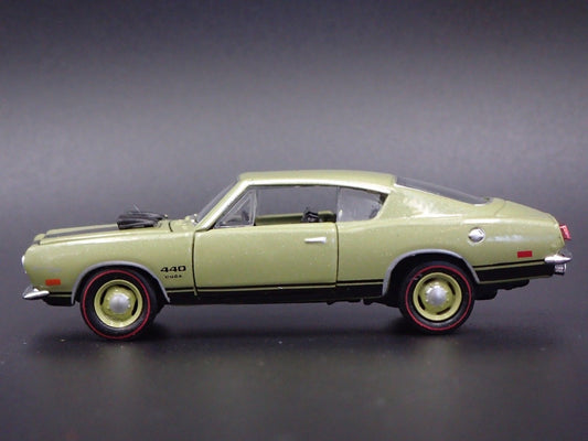 1969 69 PLYMOUTH CUDA 440 GREEN 1/64 SCALE COLLECTIBLE DIORAMA DIECAST MODEL CAR