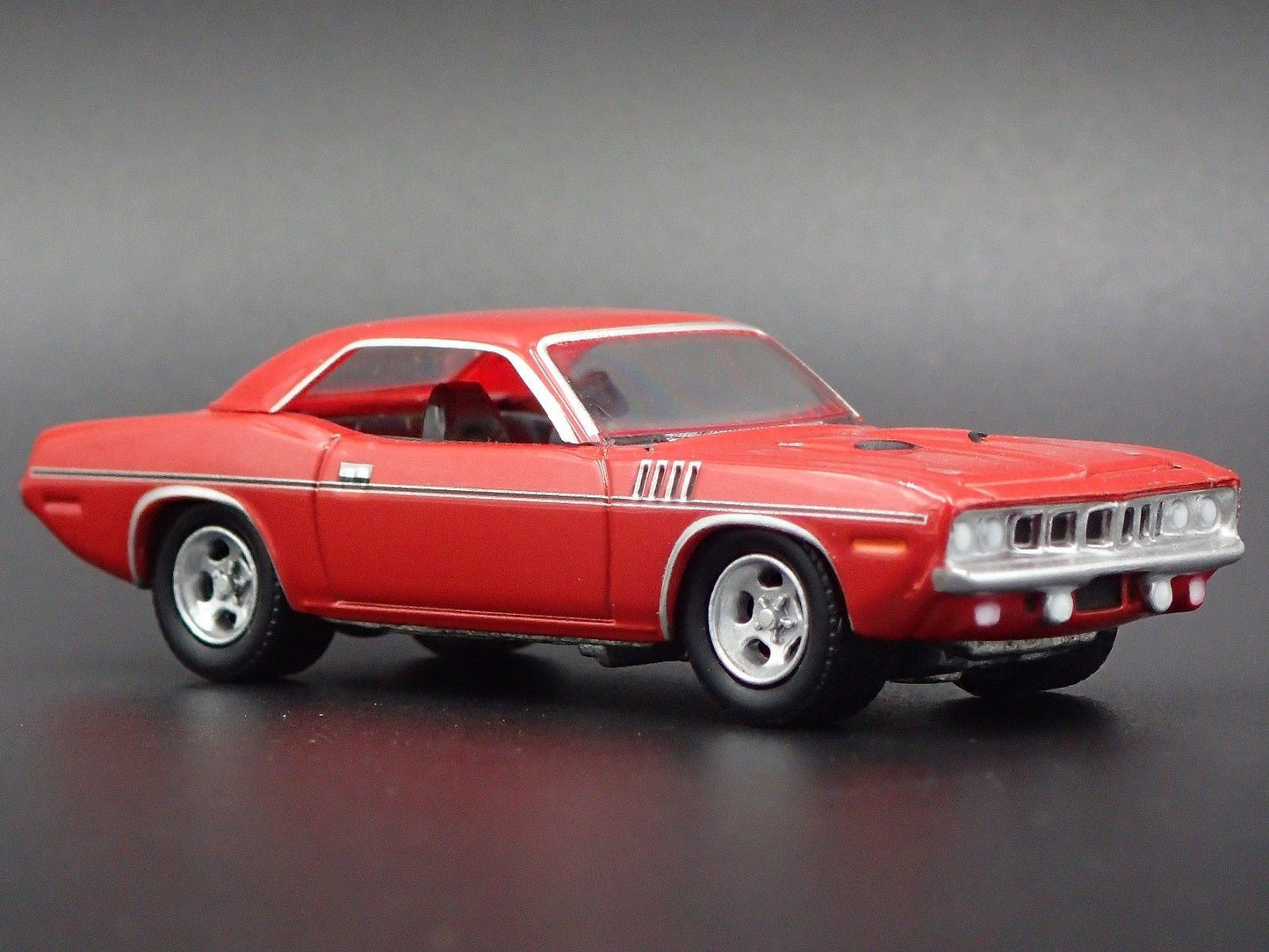 1971 71 PLYMOUTH CUDA RED 1:64 SCALE COLLECTIBLE DIORAMA DIECAST MODEL CAR