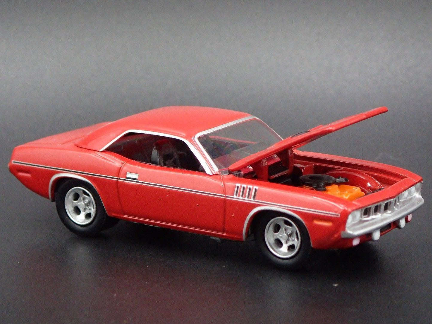 1971 71 PLYMOUTH CUDA RED 1:64 SCALE COLLECTIBLE DIORAMA DIECAST MODEL CAR