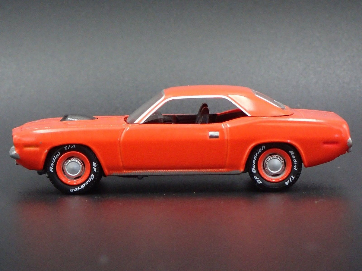 1970 70 PLYMOUTH HEMI CUDA NICE 1:64 SCALE COLLECTIBLE DIORAMA DIECAST MODEL CAR
