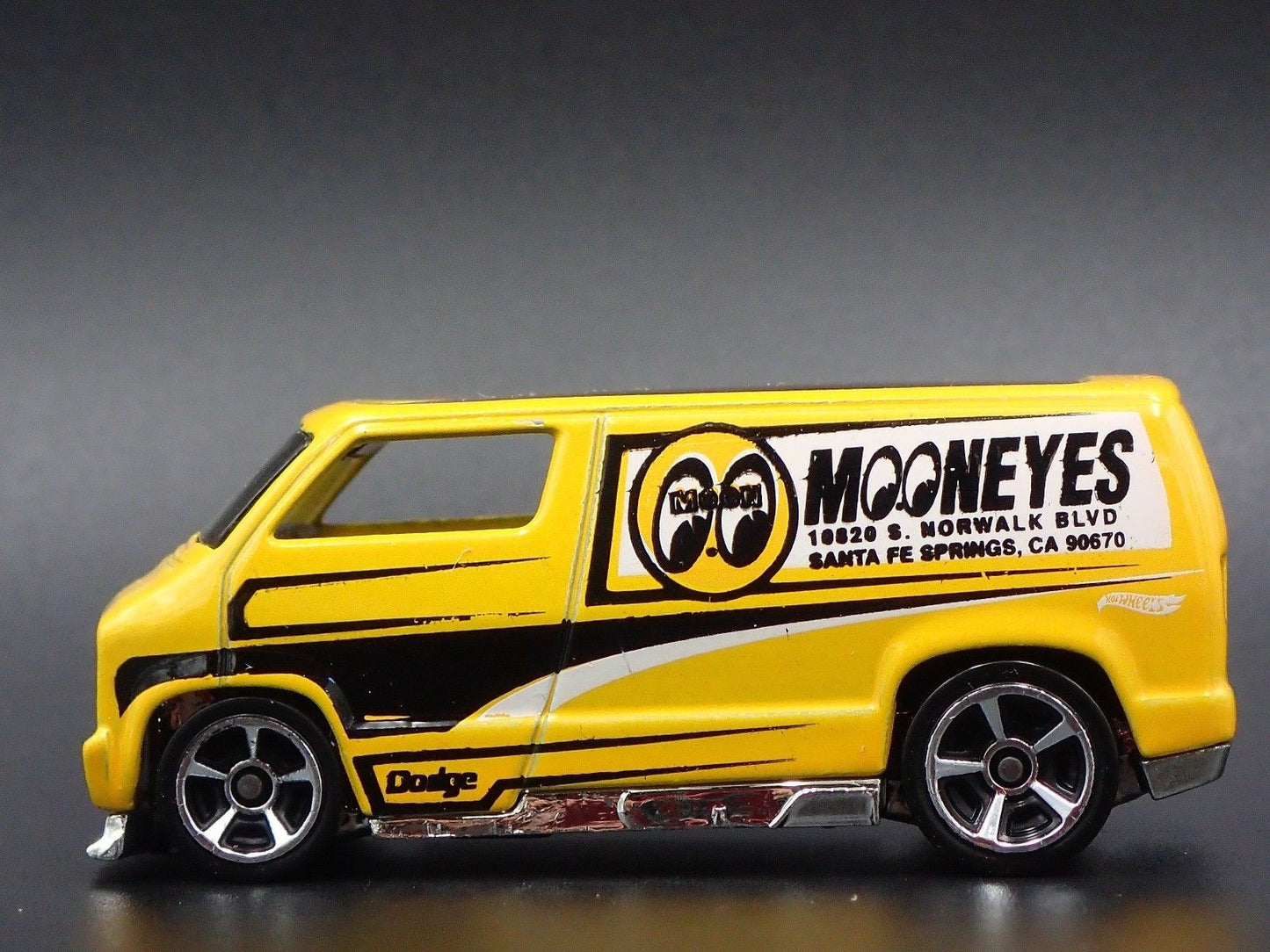 1977 77 DODGE CUSTOM VAN MOONEYES RARE 1:64 SCALE COLLECTIBLE DIECAST MODEL CAR