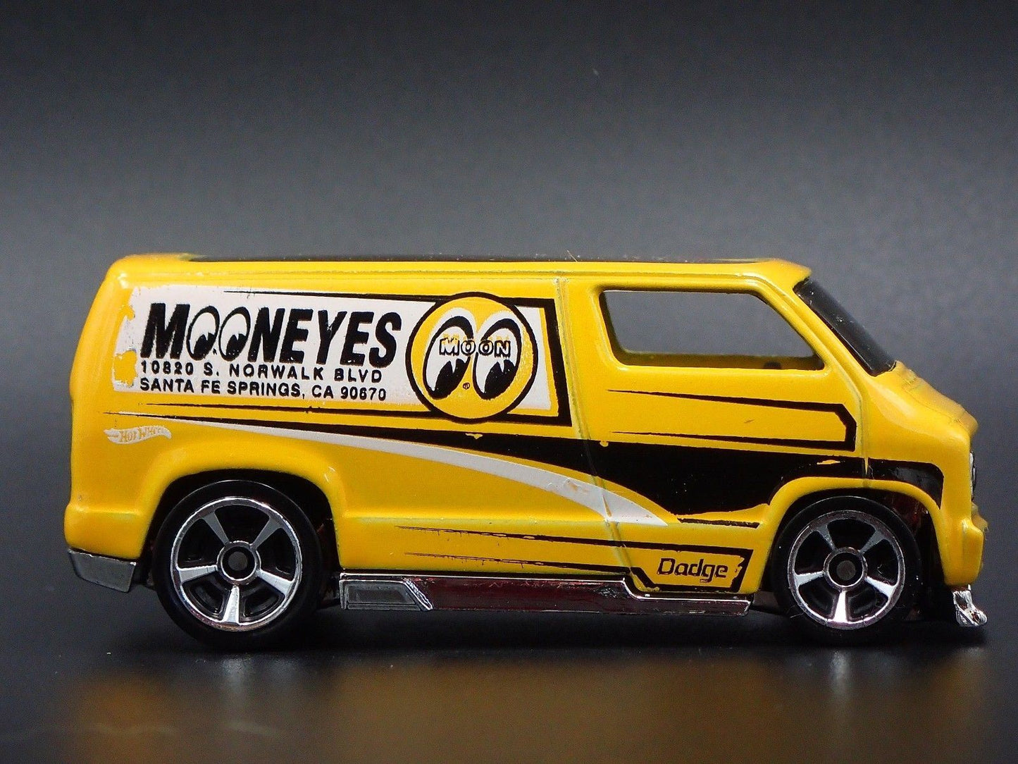1977 77 DODGE CUSTOM VAN MOONEYES RARE 1:64 SCALE COLLECTIBLE DIECAST MODEL CAR