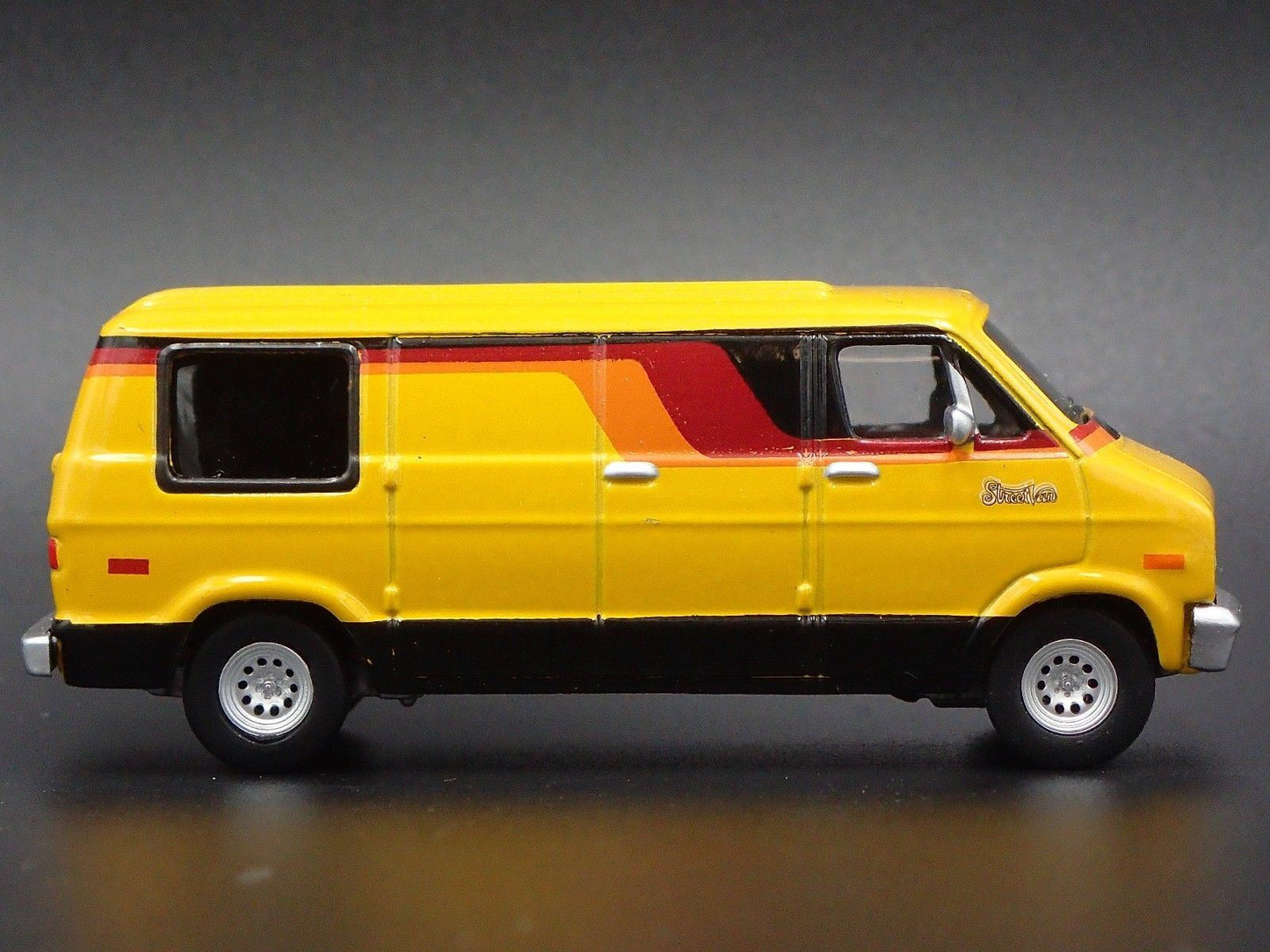 1976 76 DODGE B100 VAN YELLOW 1/64 SCALE COLLECTIBLE DIORAMA DIECAST MODEL CAR