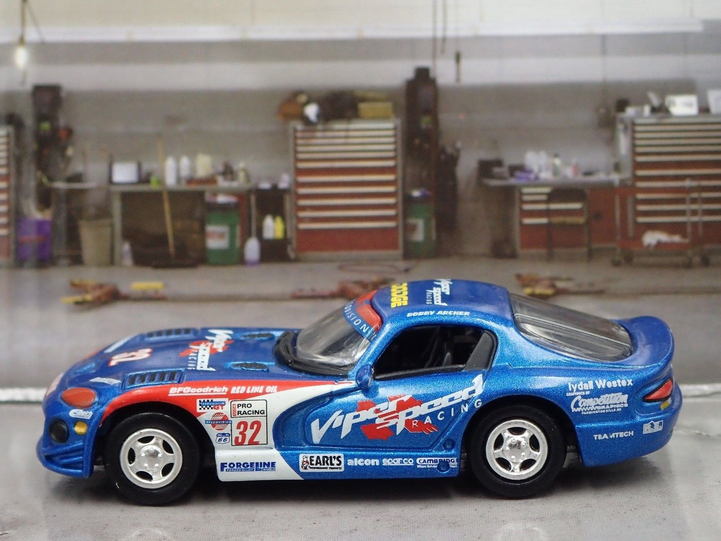 1996- 2002 DODGE VIPER GTS-R 1:64 SCALE COLLECTIBLE DIORAMA DIECAST MODEL CAR