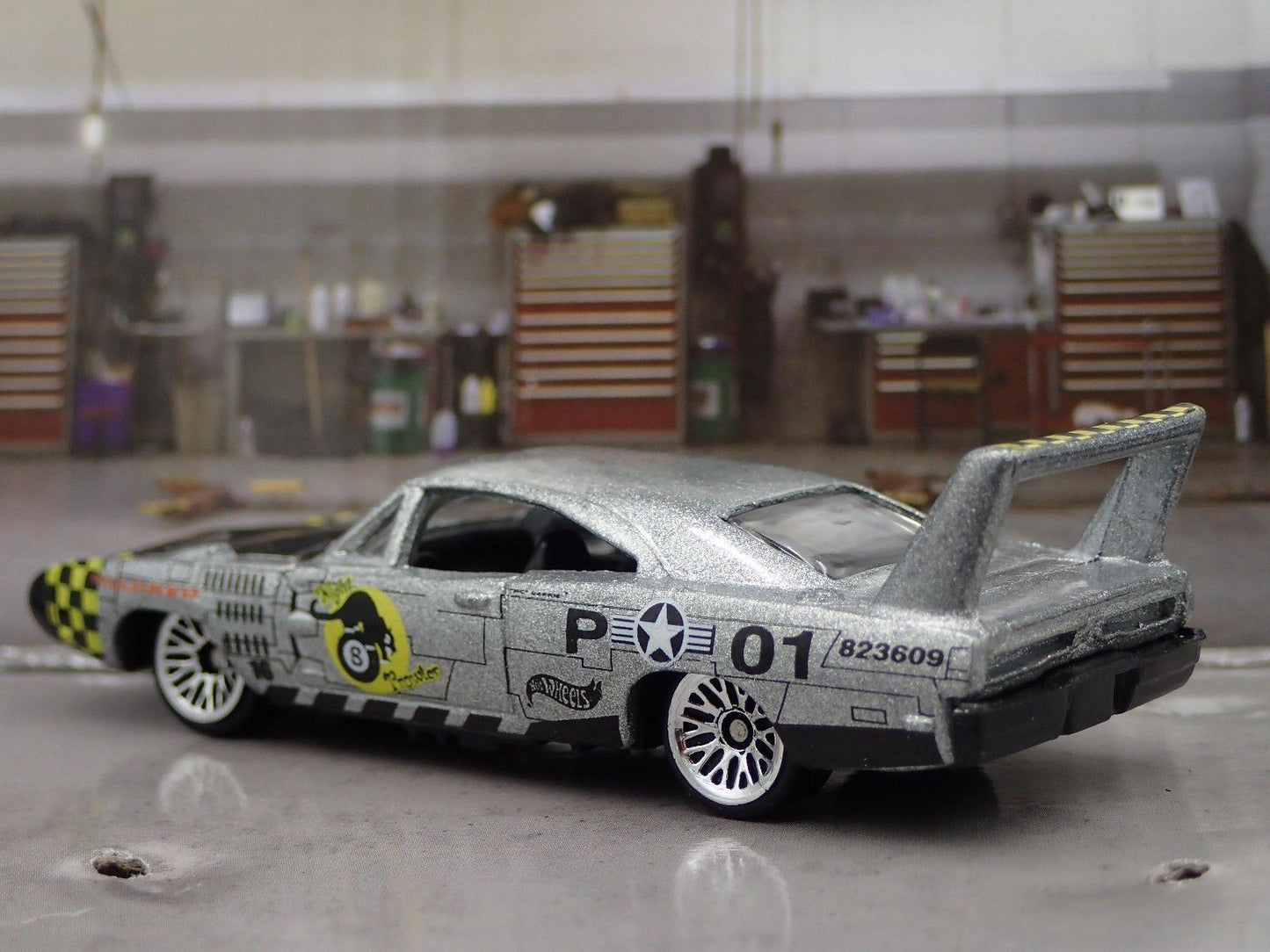 1969 69 DODGE CHARGER DAYTONA SILVER 1/64 SCALE DIECAST COLLECTIBLE MODEL CAR
