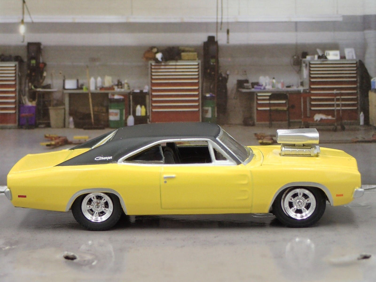 1970 70 DODGE CHARGER 1:64 SCALE LIMITED COLLECTIBLE DIORAMA DIECAST MODEL CAR-Burning Rubber Toy Company