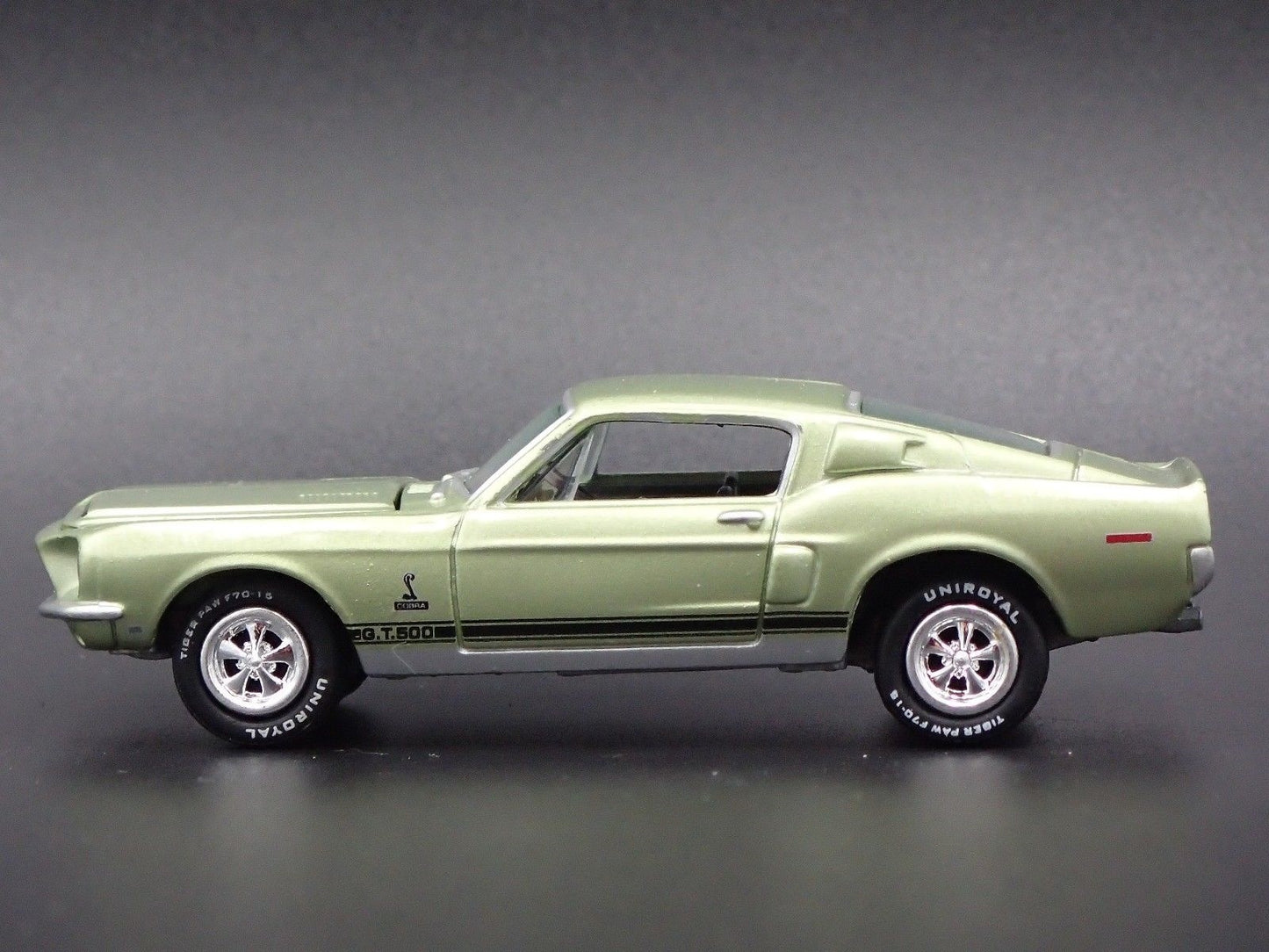 1968 68 FORD MUSTANG SHELBY GT500 GREEN 1:64 SCALE DIORAMA DIECAST MODEL CAR