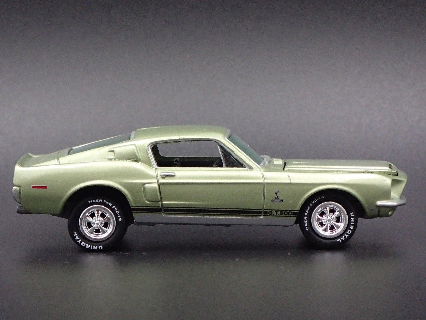 1968 68 FORD MUSTANG SHELBY GT500 GREEN 1:64 SCALE DIORAMA DIECAST MODEL CAR