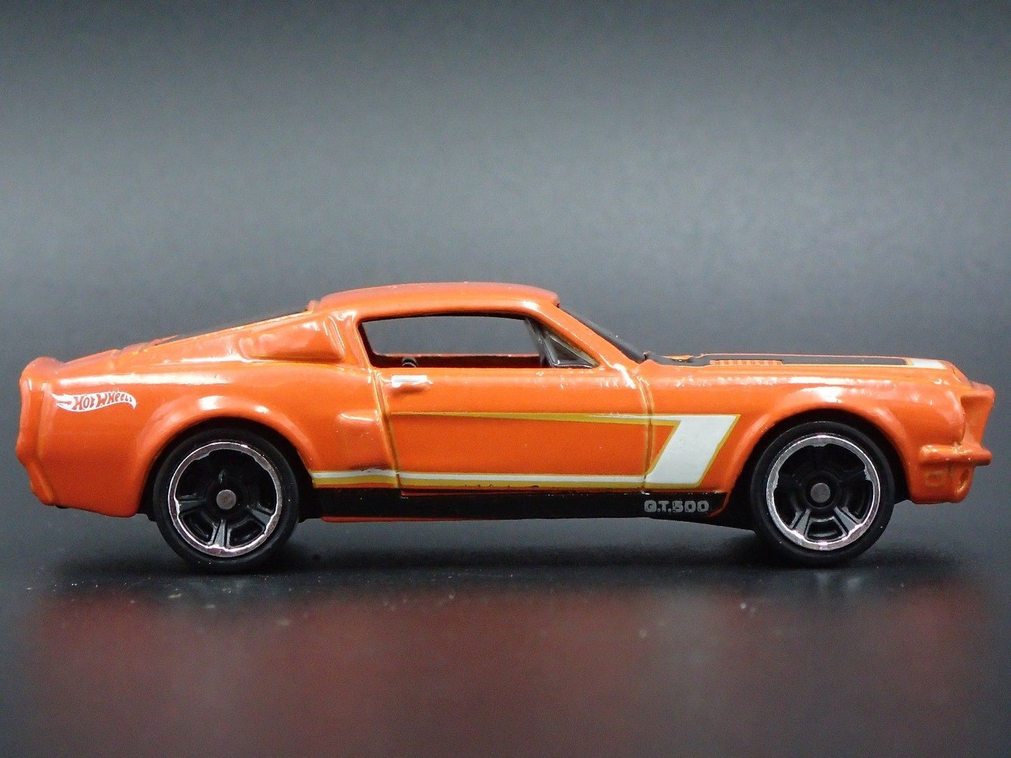 1968 68 FORD MUSTANG SHELBY GT500 FASTBACK 1:64 SCALE DIORAMA DIECAST  MODEL CAR