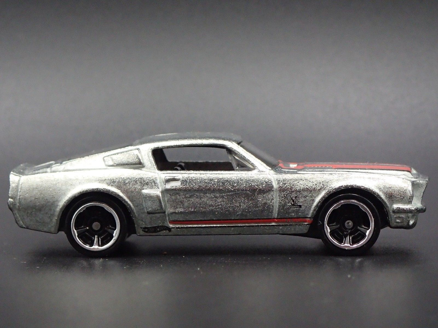 1968 68 FORD MUSTANG SHELBY GT500 FASTBACK 1:64 SCALE DIORAMA DIECAST MODEL CAR