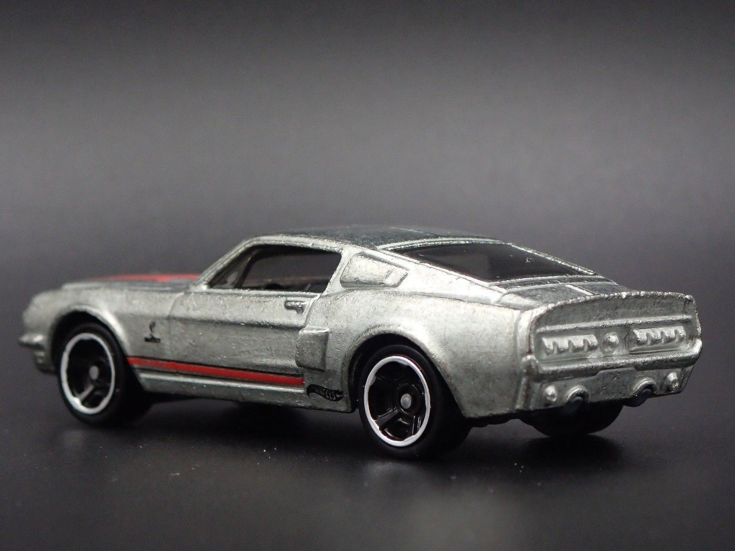 1968 68 FORD MUSTANG SHELBY GT500 FASTBACK 1:64 SCALE DIORAMA DIECAST MODEL CAR