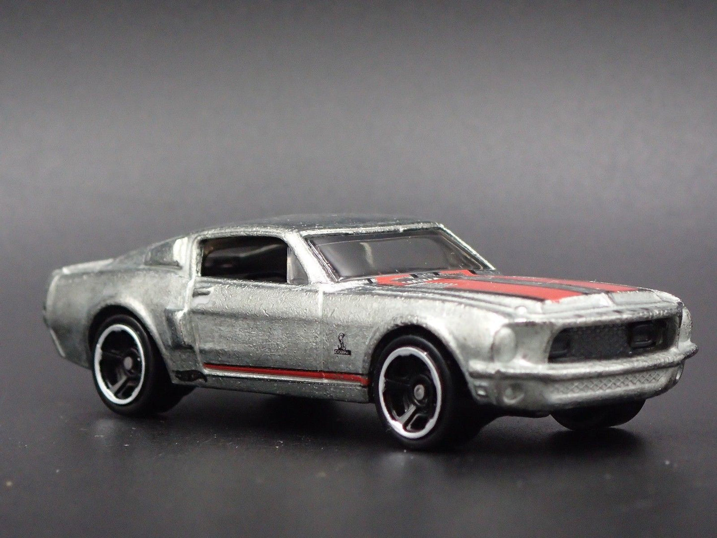 1968 68 FORD MUSTANG SHELBY GT500 FASTBACK 1:64 SCALE DIORAMA DIECAST MODEL CAR