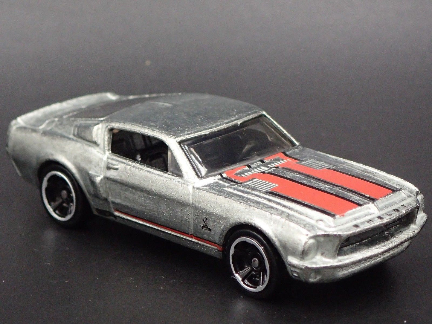 1968 68 FORD MUSTANG SHELBY GT500 FASTBACK 1:64 SCALE DIORAMA DIECAST MODEL CAR