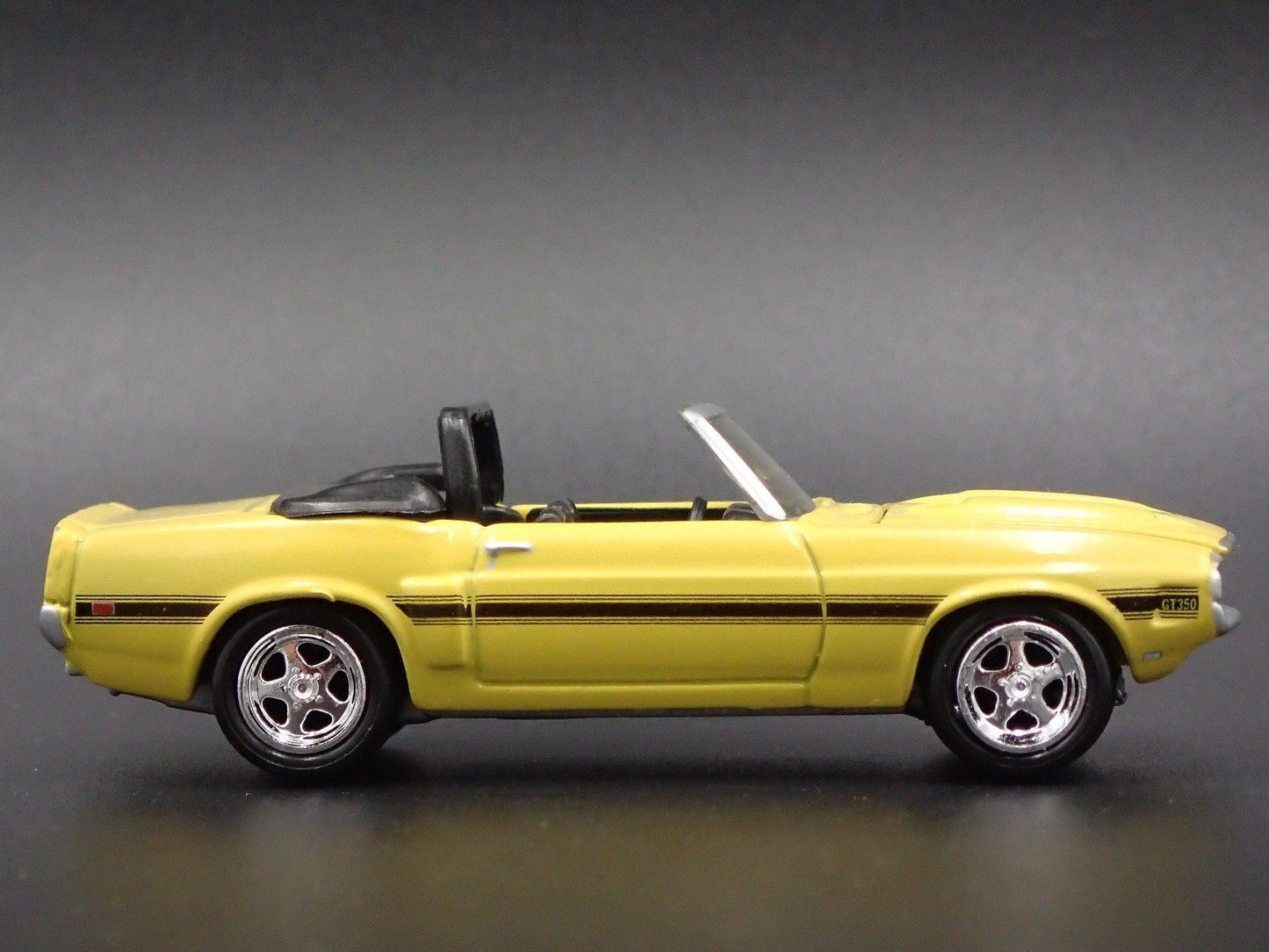 1969 69 FORD MUSTANG SHELBY GT350 CONVERTIBLE RARE 1/64 SCALE DIECAST MODEL CAR
