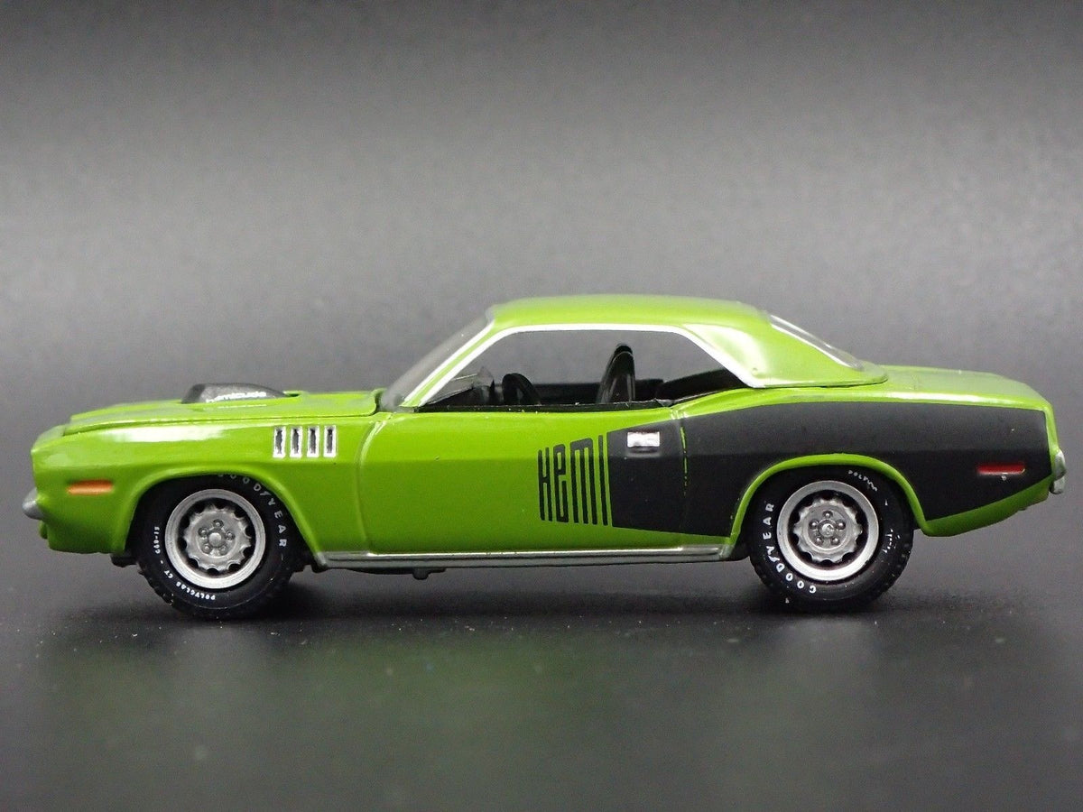 1971 71 PLYMOUTH HEMI CUDA 1:64 SCALE COLLECTIBLE DIORAMA DIECAST MODEL CAR