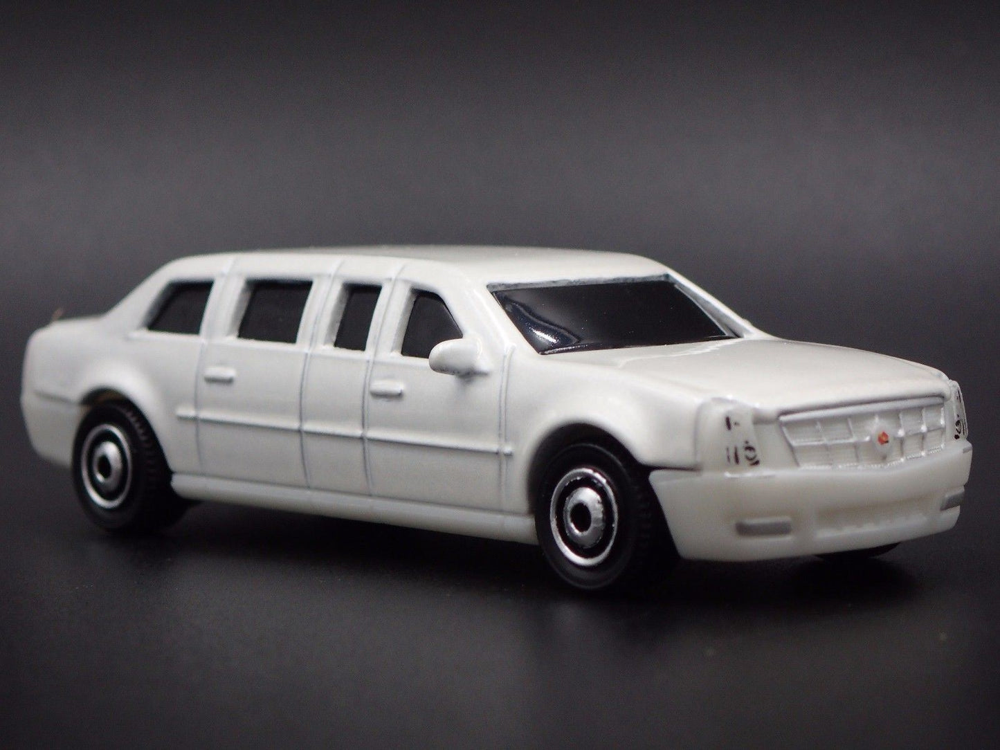 CADILLAC ONE USA PRESIDENT LIMO LIMOUSINE 1:64 SCALE DIORAMA DIECAST MODEL CAR