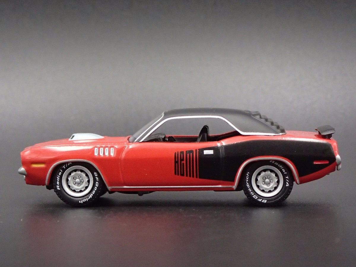 1971 71 PLYMOUTH HEMI CUDA RED 1:64 SCALE COLLECTIBLE DIORAMA DIECAST MODEL CAR