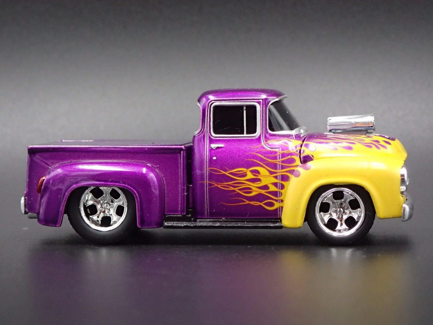 1956 56 FORD F100 PICKUP TRUCK 1:64 SCALE COLLECTIBLE DIORAMA DIECAST MODEL CAR