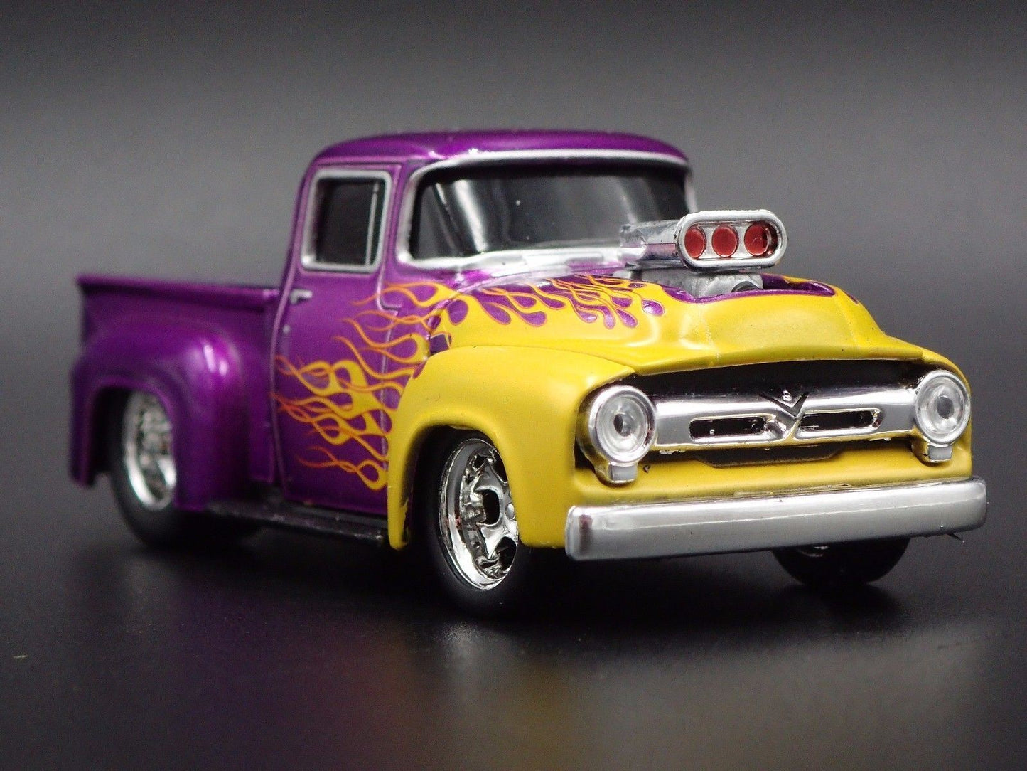1956 56 FORD F100 PICKUP TRUCK 1:64 SCALE COLLECTIBLE DIORAMA DIECAST MODEL CAR