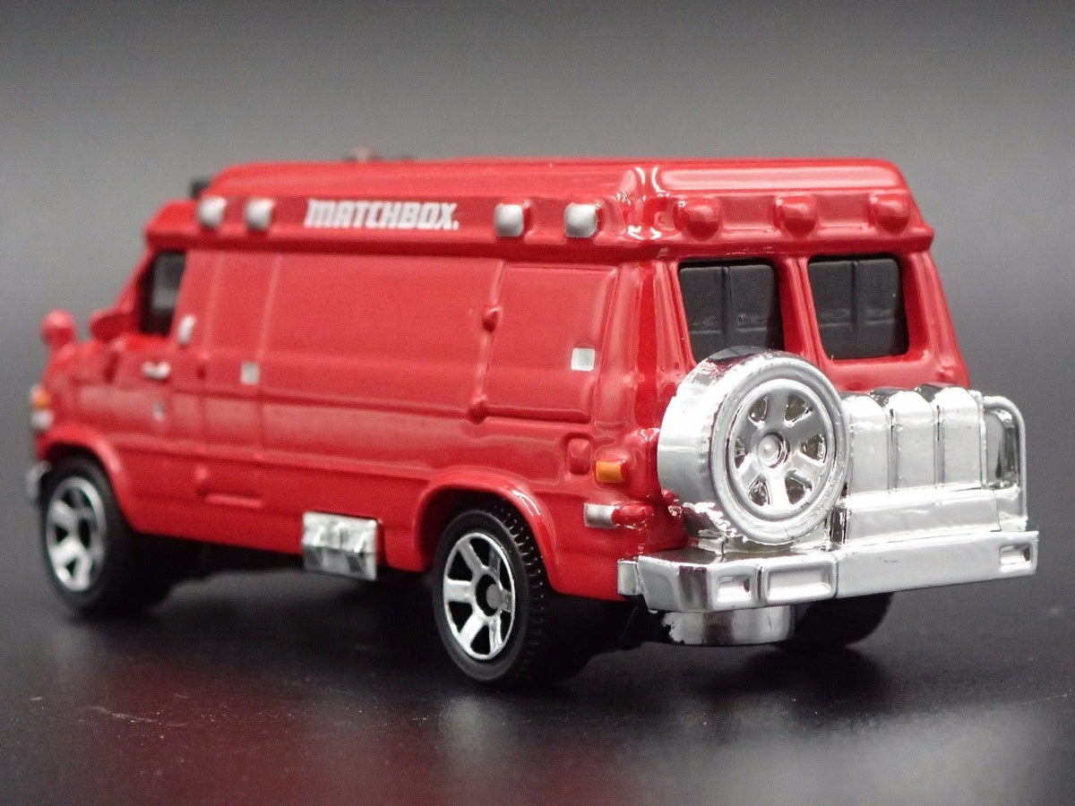 1995 95 CHEVY CHEVROLET VAN w/ SPARE TIRE 1:64 SCALE DIORAMA DIECAST MODEL CAR-Burning Rubber Toy Company