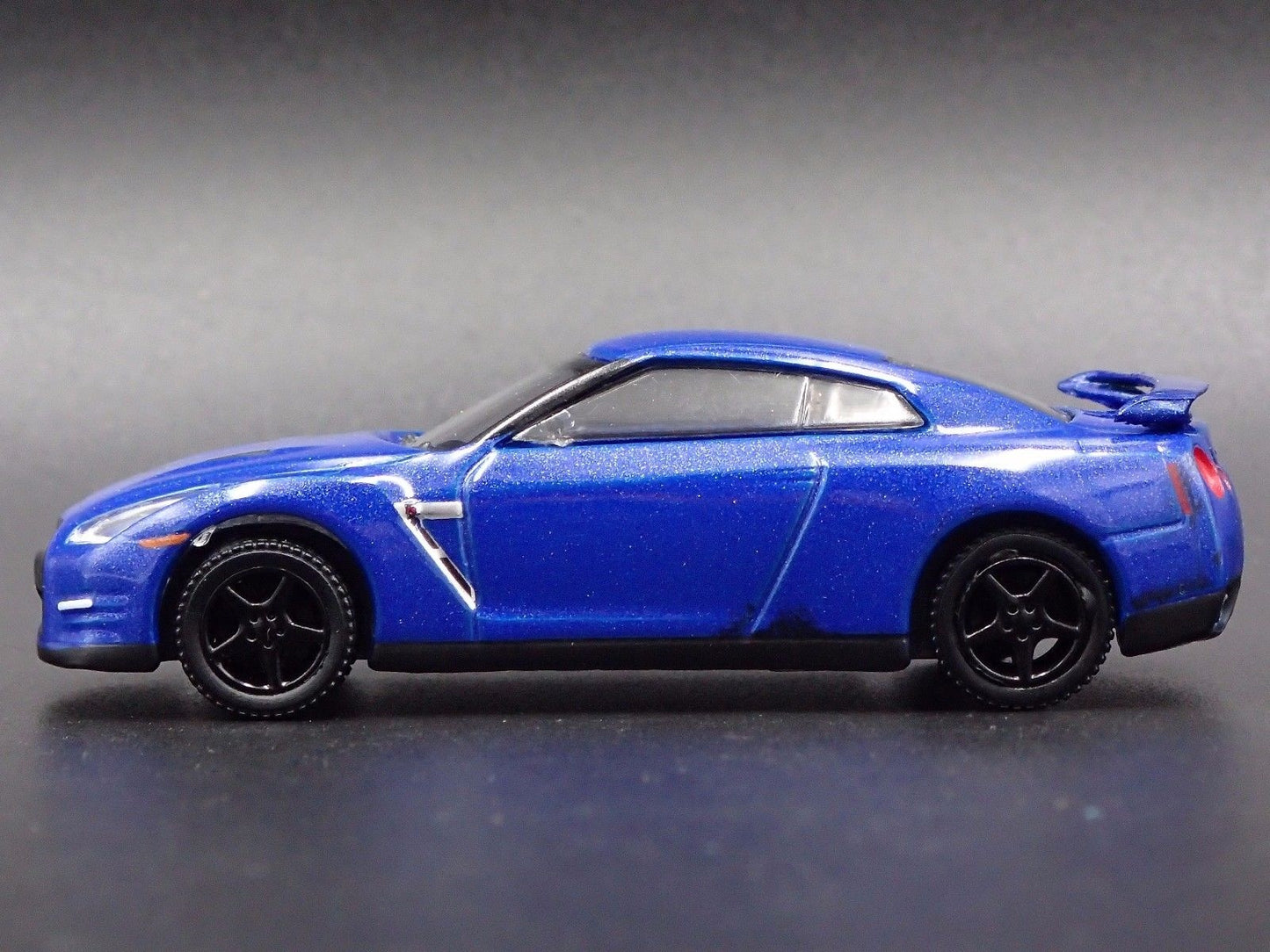 2007-2025 NISSAN GTR R35 SKYLINE RARE 1:64 COLLECTIBLE DIORAMA DIECAST MODEL CAR