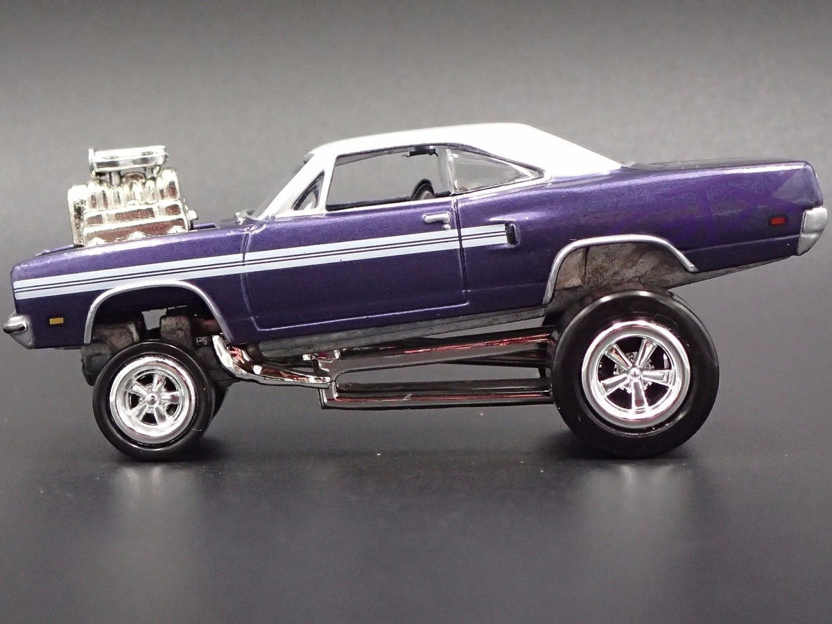 1970 70 PLYMOUTH GTX ZINGER PURPLE 1/64 SCALE COLLECTIBLE DIECAST MODEL CAR