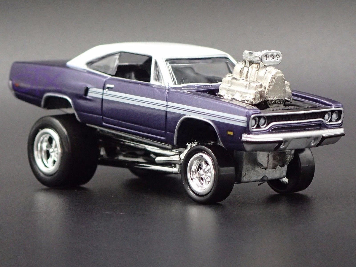 1970 70 PLYMOUTH GTX ZINGER PURPLE 1/64 SCALE COLLECTIBLE DIECAST MODEL CAR