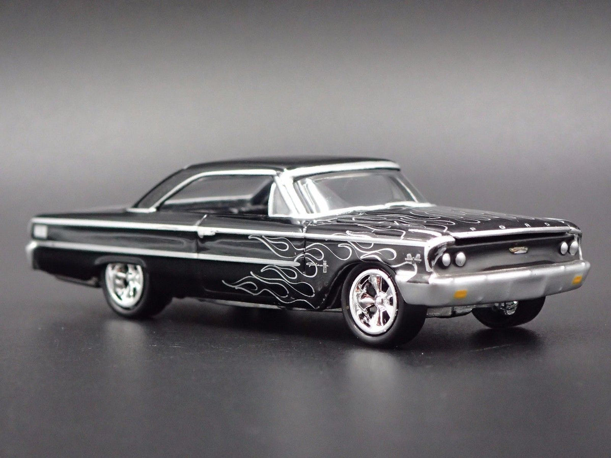 1963 Ford Galaxie 500 RARE 1/64 COLLECTIBLE DIORAMA DIECAST MODEL CAR-Burning Rubber Toy Company